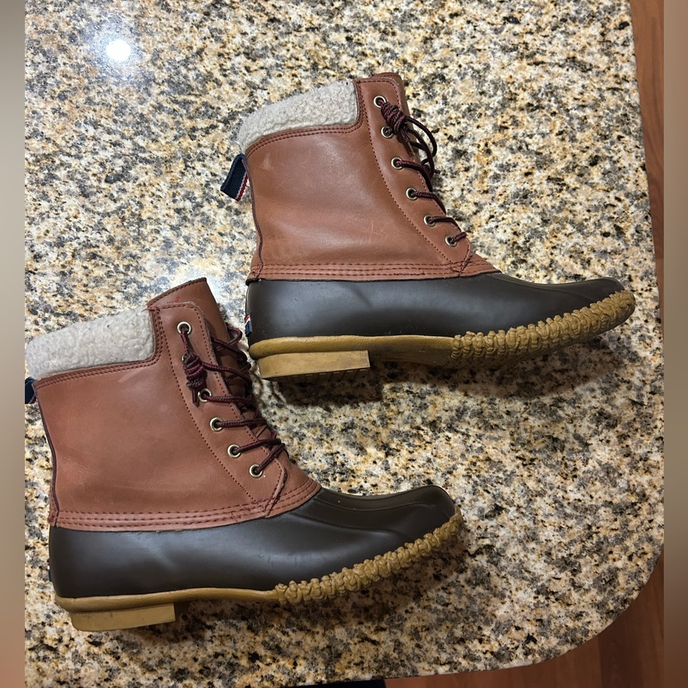 Tommy Hilfiger Women’s Duck Booties